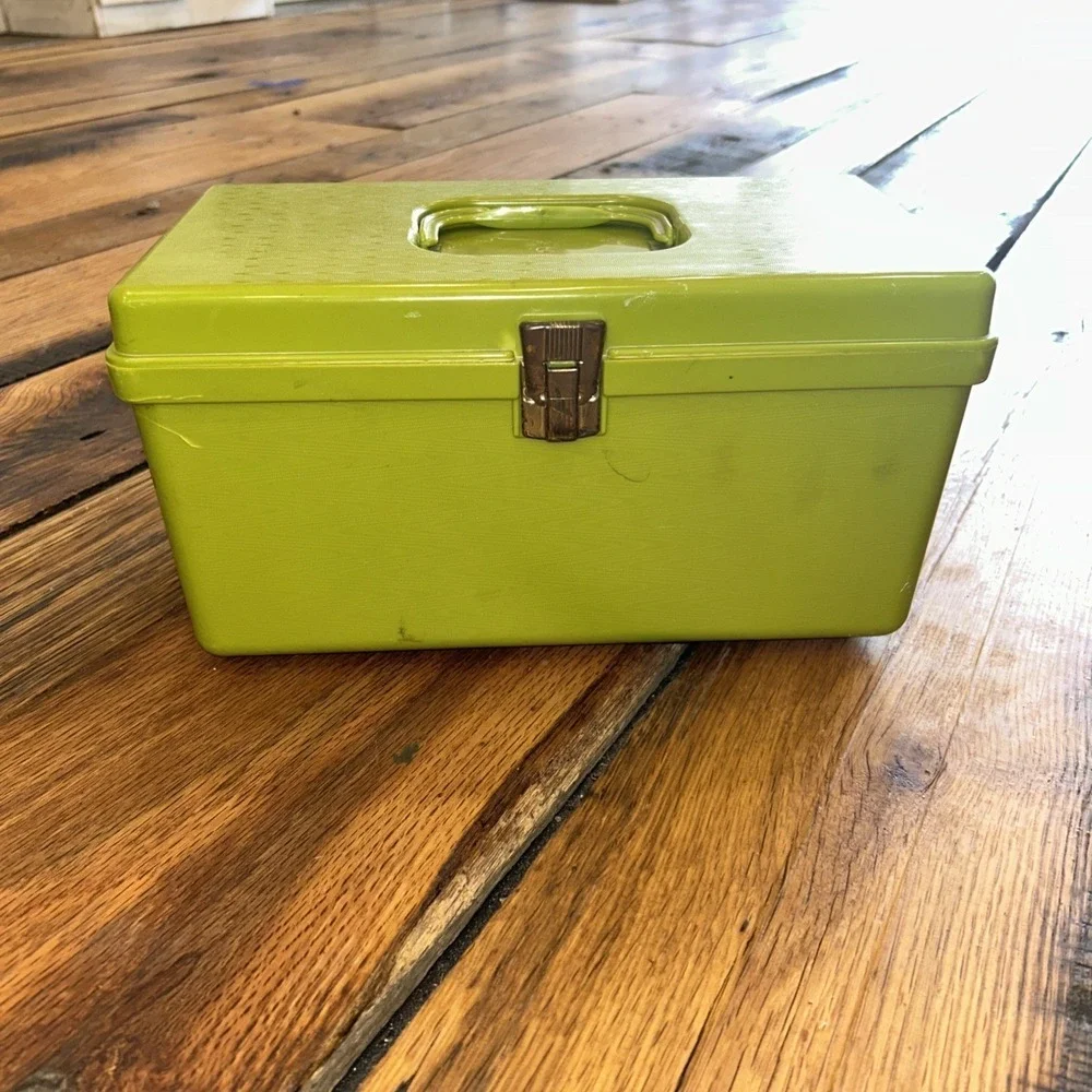 Vintage 70s Wilson Wil-hold Sewing Box Avocado Green W/ Button & Accessory Tray